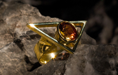 Ring gold, Dreieck