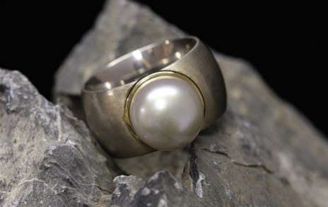 Ring mit Perle